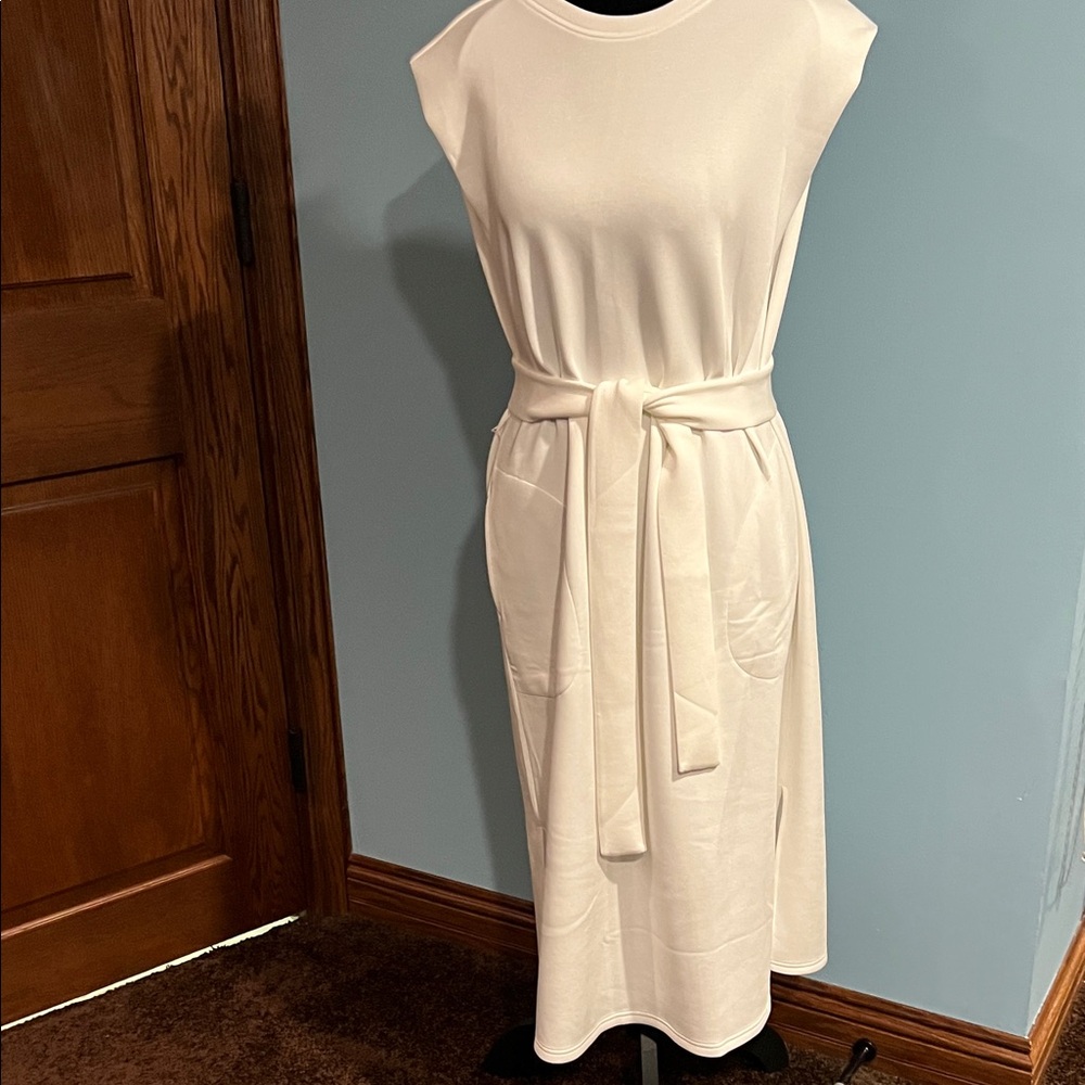 Elegant Cream Sleeveless Dress